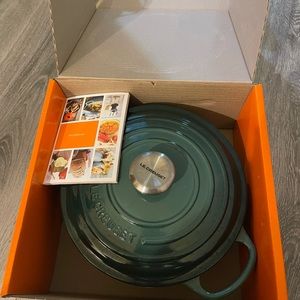 Le Creuset 3.5 qt iron cast